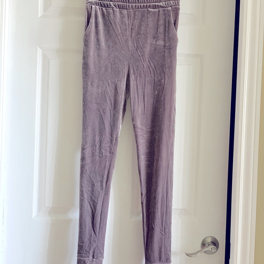 Velour Set - Picture 3 of 4